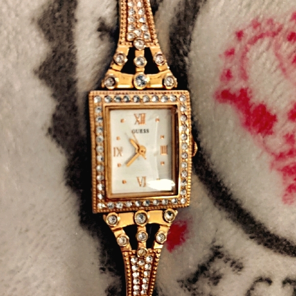 Guess™ women's elegant watch - Picture 1 of 5
